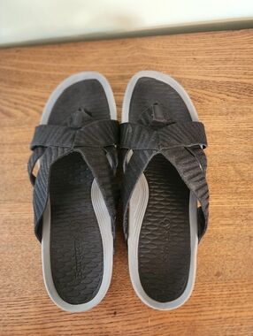 Baretraps Chunky Strap Black  Flip Flops Slides Sz 8